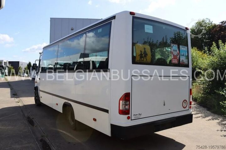 Minibus Mercedes VARIO O 813 DE