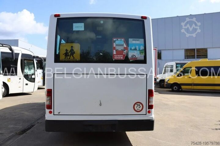 Minibus Mercedes VARIO O 813 DE