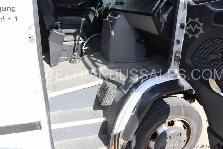 Minibus Mercedes VARIO O 813 DE