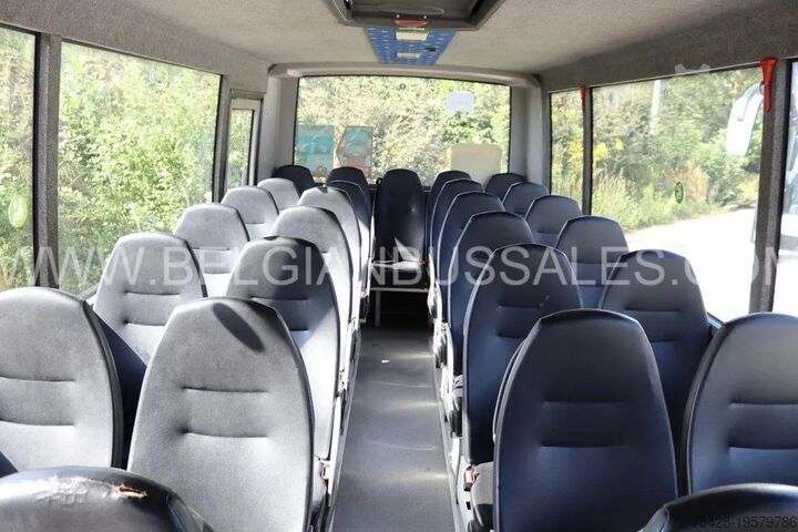 Minibus Mercedes VARIO O 813 DE