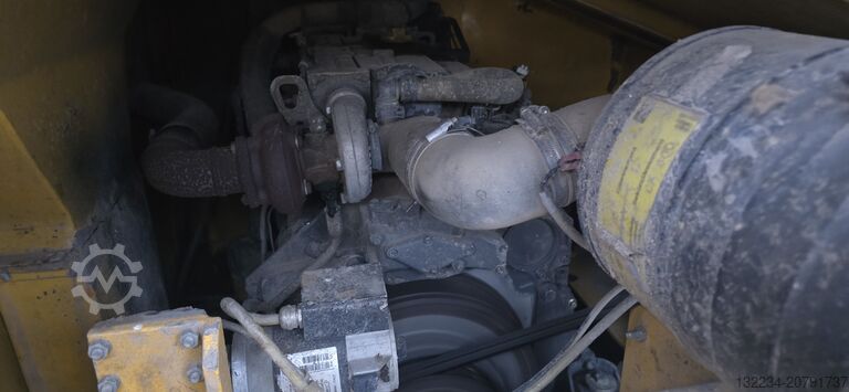 Mobile impact crusher on tracks Rubblemaster RM60 impact crusher