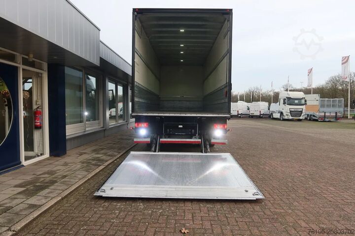 Box body Volvo FM 330 Bakwagen + Laadklep DHollandia 2000 kg