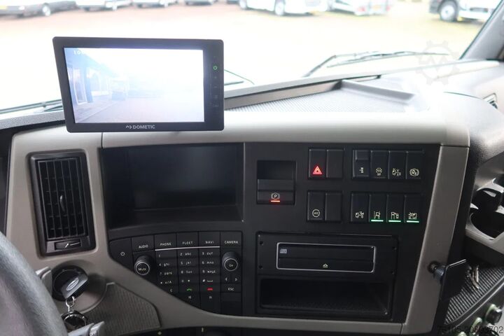 Box body Volvo FM 330 Bakwagen + Laadklep DHollandia 2000 kg