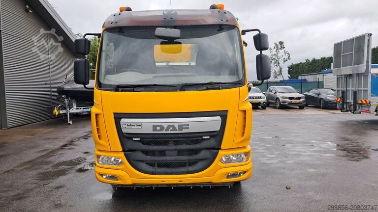 Sweeper truck DAF LF met Johnston VS501