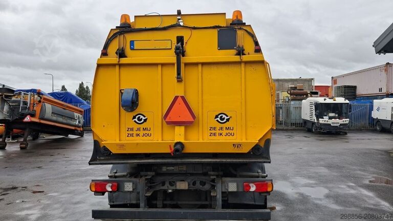 Sweeper truck DAF LF met Johnston VS501