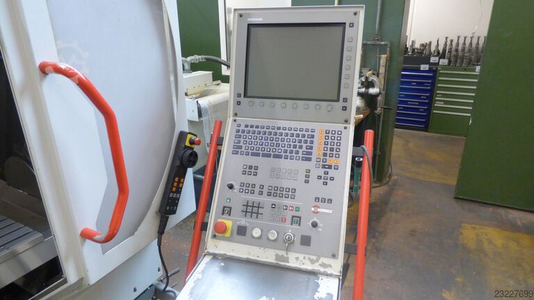 Centro de maquinação CNC de 3 eixos HERMLE B 300 V