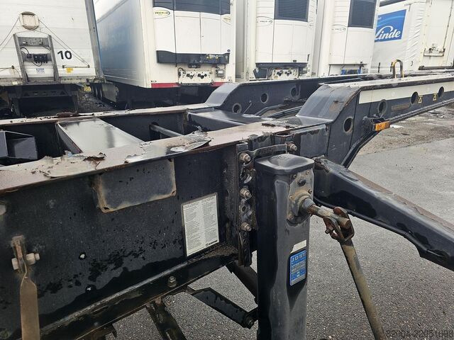 Transport av containrar KRONE SD-ALL CONNECTIONS -BPW DRUM.