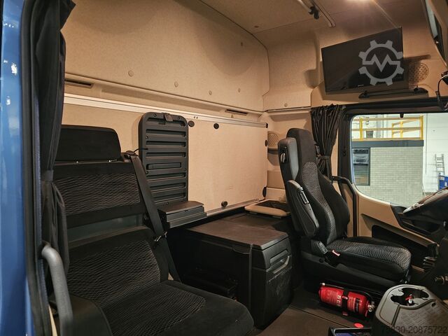 Kranbil Mercedes-Benz 3353 8x4 / FASSI 71  T/M + JIB / CRANE / KRAN