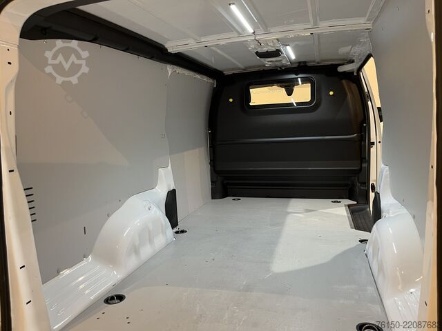 Furgon blaszak Opel Vivaro 2.0 CDTI L3H1 Innovation 180 PK Automaat...