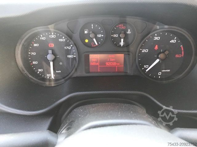 Bestelwagen IVECO DAILY 35S14 V - 7 POSTI