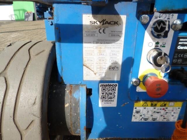 Podnośnik nożycowy SkyJack SJIII 3219