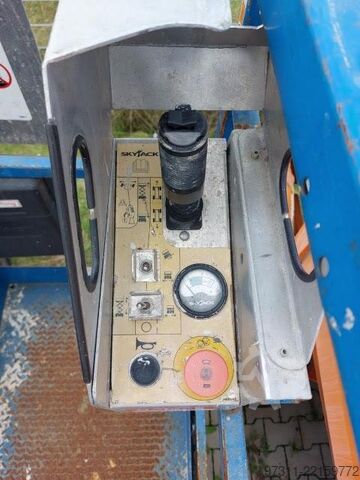 Elevador de tijera SkyJack SJIII 3219