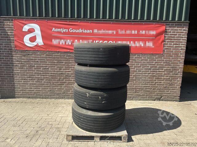 Band  4 Banden 385/65/22.5 - Nieuw