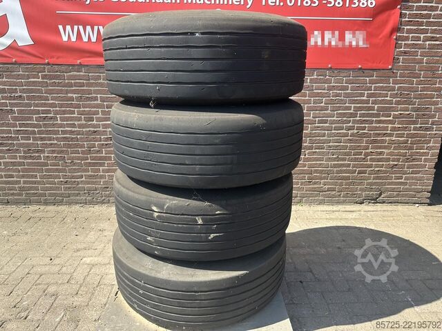 Band  4 Banden 385/65/22.5 - Nieuw