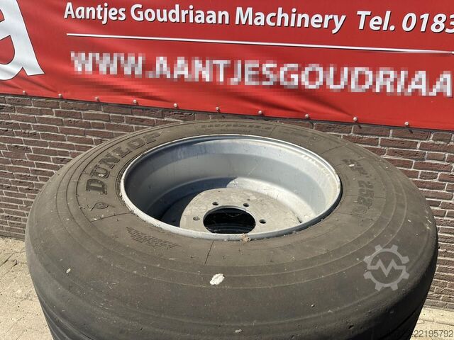 Band  4 Banden 385/65/22.5 - Nieuw