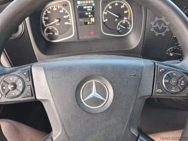 Vrachtwagen met bakwagen Mercedes-Benz ATEGO 1218 L - E6