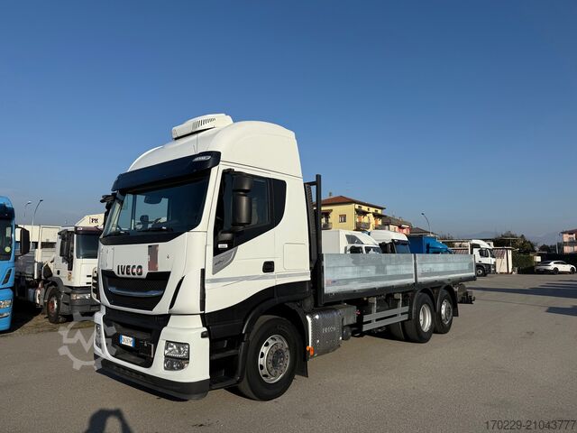 Camião de plataforma Iveco stralis 480