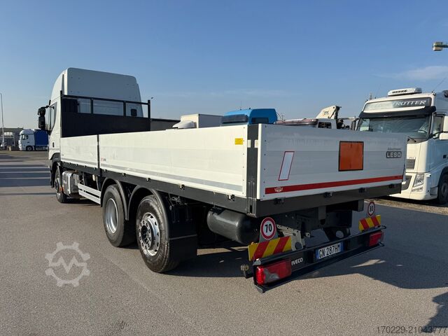 Camião de plataforma Iveco stralis 480