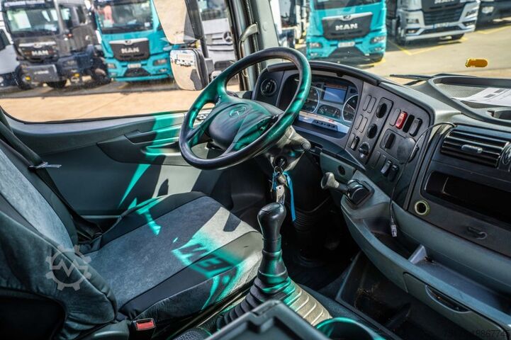 Chladírenská/mrazírenská přeprava MERCEDES AXOR 1829 BL-MP3 +CARRIER+DHOLLANDIA