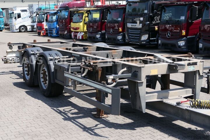 Lastväxlarsläp SCHMITZ CARGOBULL SGF C2 Tandem BDF Wechselfahrgestell SAF-Achsen