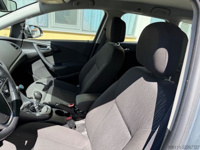 Minibus OPEL Astra J Sports Tourer Edition TÜV 2027