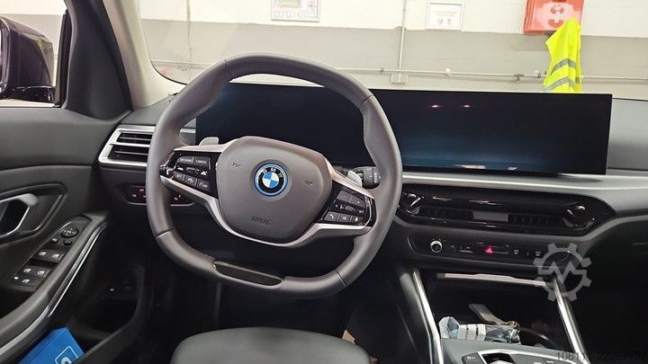 Microbuz BMW 330e Touring AHK GARANTIE