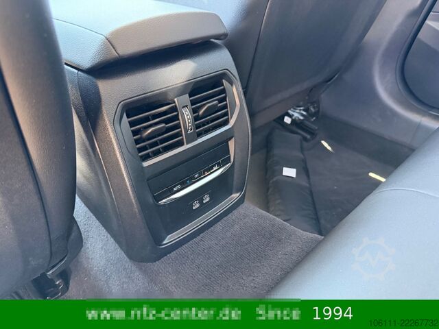 Minibús BMW 330e Touring AHK Abstand Tempomat Keyless