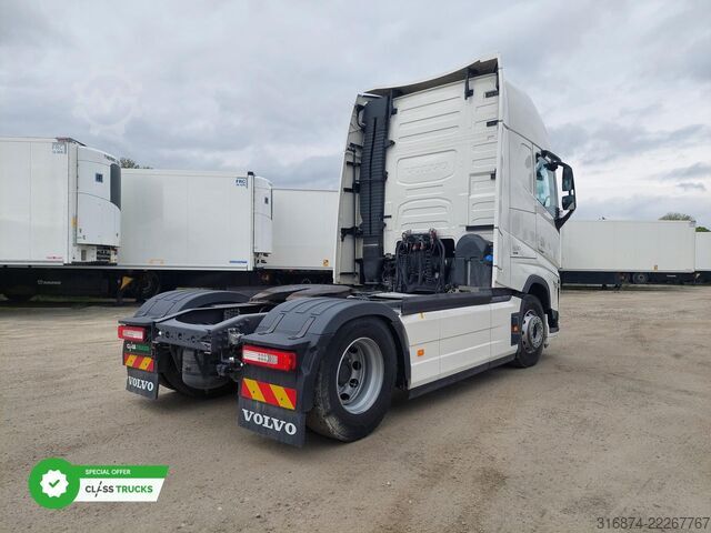 Standardni tegljač VOLVO FH 500 XL i-ParkCool ACC Side Skirts