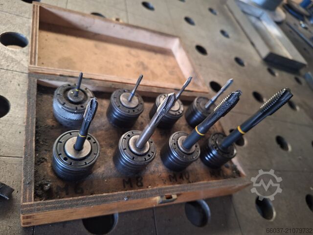 Neumático. Roscadora de brazo articulado Gamor GN08 (M2-M8)