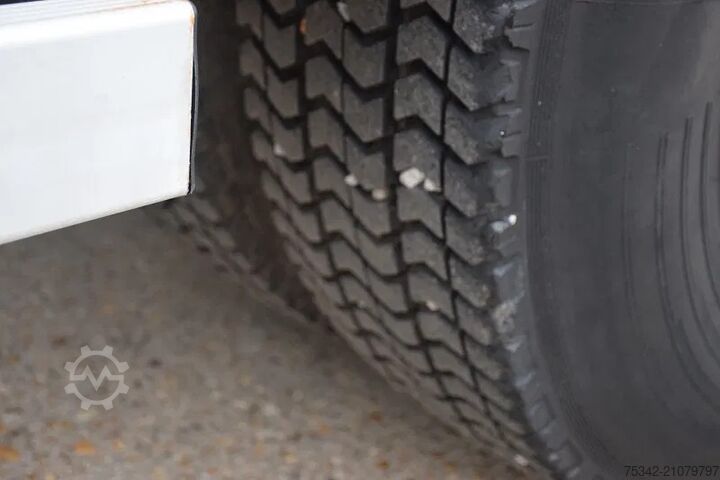 Tipper Mercedes-Benz Axor 1833