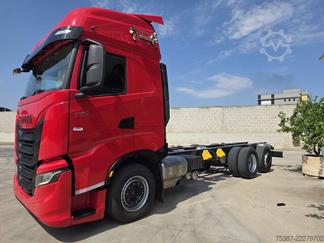LKW-Fahrgestell IVECO 260S51