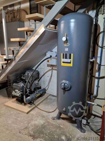 Compressor unit including tank Schneider UNM STB 1000-10-10