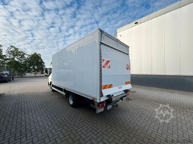 Vrachtwagen met bakwagen NISSAN NT500 56.15 Koffer mit LBW*Ahk*nur 34.800 km *
