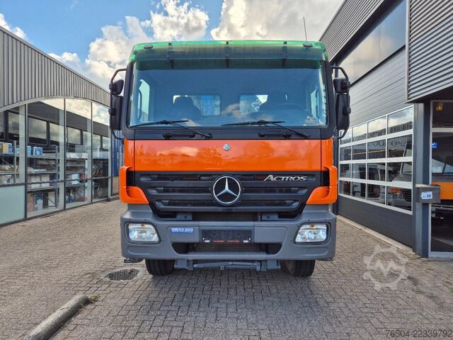 Système de bras à crochet Mercedes-Benz Actros 3241 8X4 Containersysteem/ 20T HMF crane...