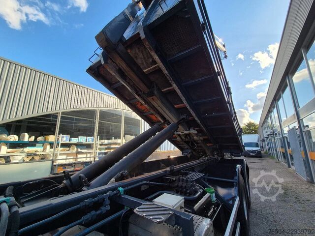 Système de bras à crochet Mercedes-Benz Actros 3241 8X4 Containersysteem/ 20T HMF crane...