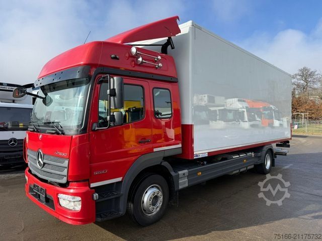 Vrachtwagen met bakwagen MERCEDES-BENZ ATEGO 1330 L DOKA 6-Sitzer Koffer 7 m LBW 1,5 T