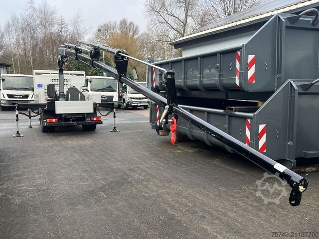 Pick-up van Fuso 6S15 Pritsche 2.8m Heckkran 4xhydr+1xman. Funk!