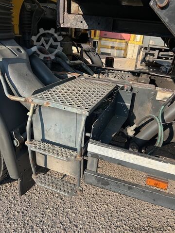 Swap body truck IVECO EUROTECH 19E27