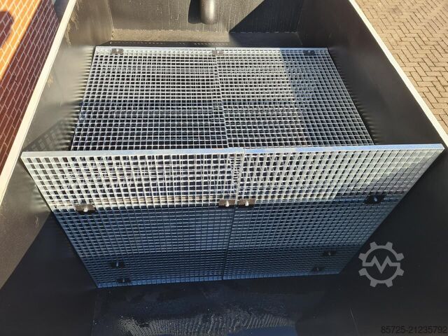 Container  Stro ontijzerings container