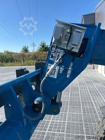 Manipulador telescópico fixo Merlo P 27.6 PLUS