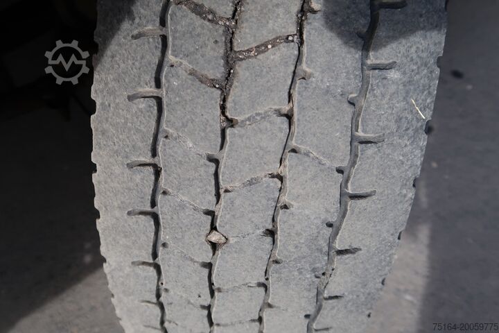 Camion à trois côtés basculants Mercedes-Benz 817 K 4x2