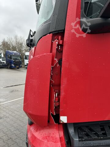 Koffer Mercedes-Benz Antos 2124 / 18 Ton / 150 dkm / Box / Loadlift ...