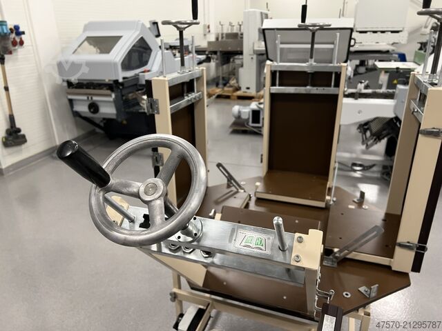 Book binding machine MURO 4 x 5000 A4/HAD 4-station bookbinding press for gluing