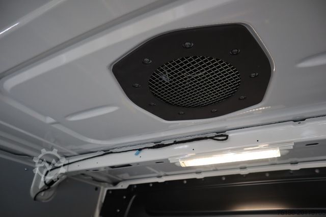 Dodávka s vysokou střechou VOLKSWAGEN Crafter 35 Kasten TDI Aut. *Service-/Regaleinbau