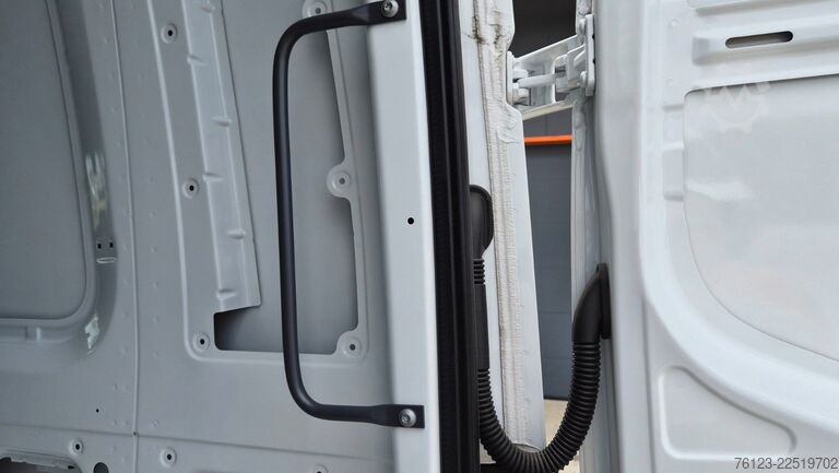 Højt tag varevogn MERCEDES-BENZ Sprinter III Kasten  519 CDI RWD 4x 4 Allrad