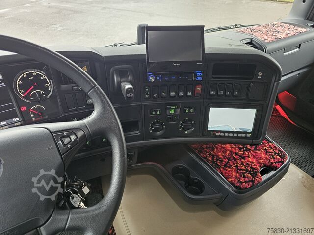 Chassis met cabine Scania R450 6x2*4 / LIFT STEERING AXLE / PTO