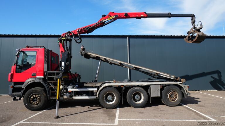 Kranwagen Iveco Trakker 410 8x4 Cable system with Crane