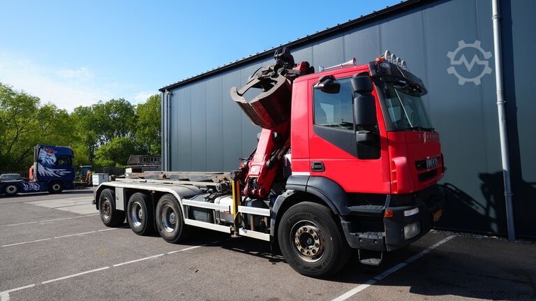 Kranwagen Iveco Trakker 410 8x4 Cable system with Crane