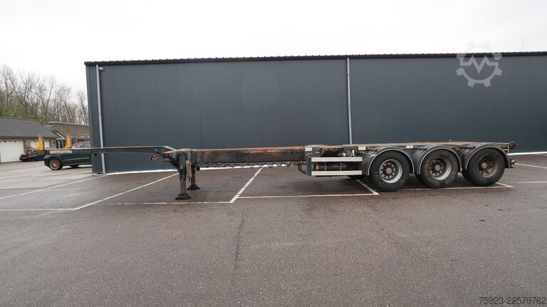 Containertransport D-tec Extendable container transport trailer