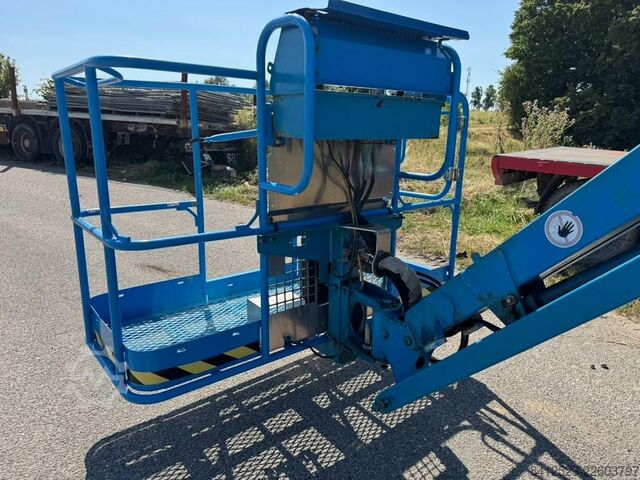 Teleskopbühne Genie S 65 Trax